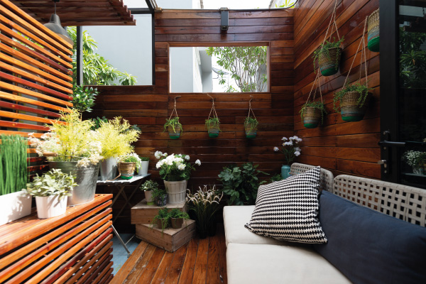 Beautiful indoor garden decoration - What Type of Mortgage Should I Get - DG Pinnacle Home Loans - Miami Mortgage Lender